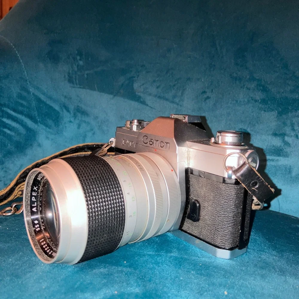 Vintage Cannon FTb QL 35mm Camera Package